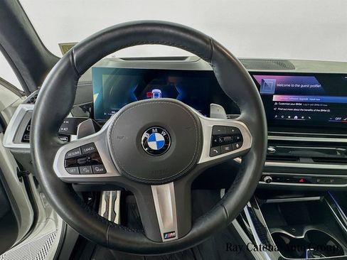 Certified 2024 BMW X7 xDrive40i w/ M Sport Package AWD/4WD image 11