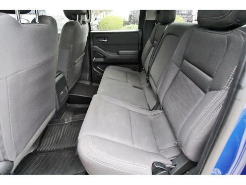 Used 2024 Nissan Frontier SV w/ Technology Package RWD image 7