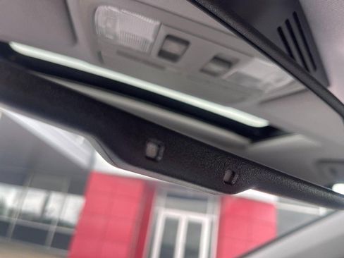 Used 2022 Honda CR-V Touring image 37