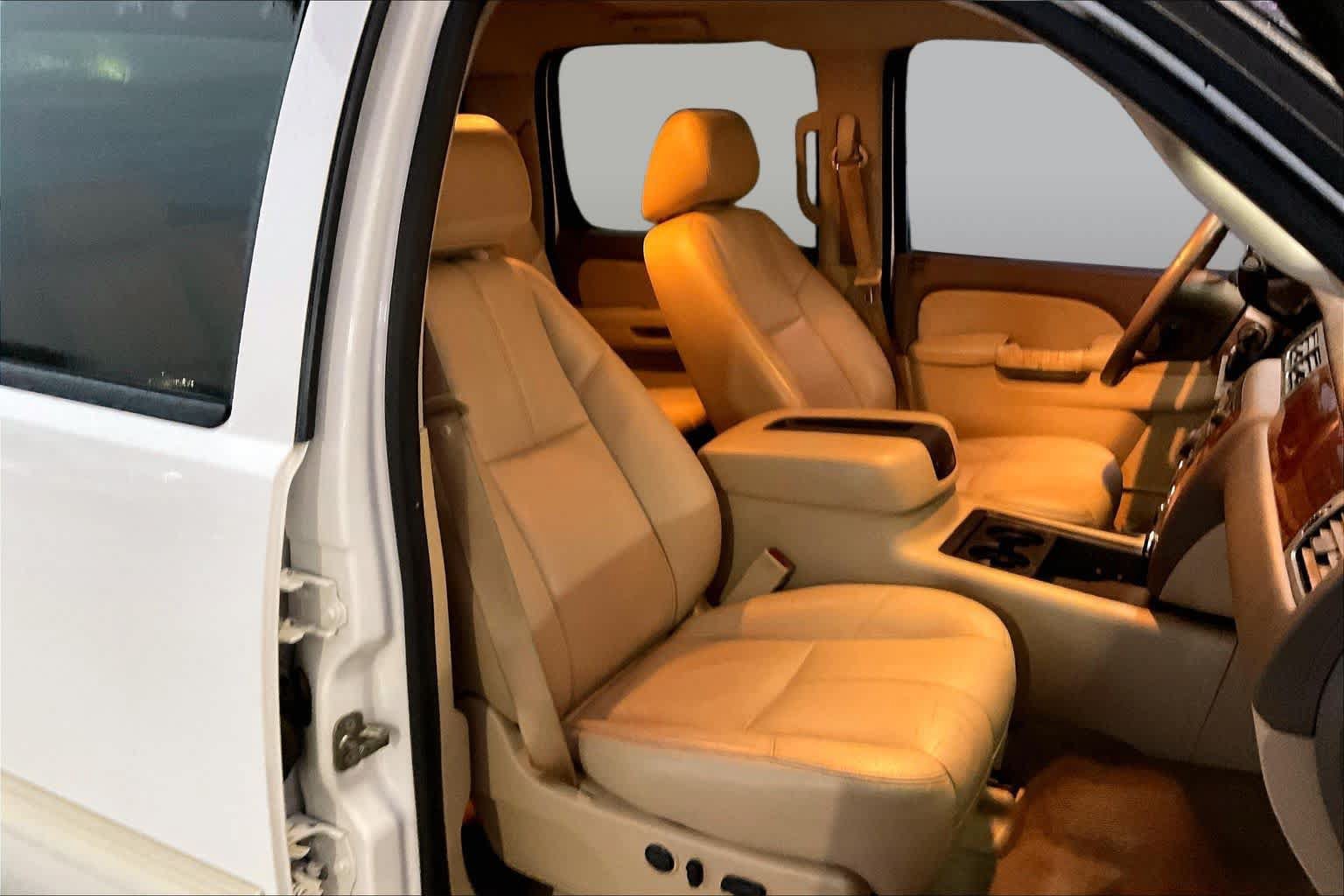 Used 2012 Chevrolet Silverado 2500 LTZ w/ LTZ Plus Package AWD/4WD image 9