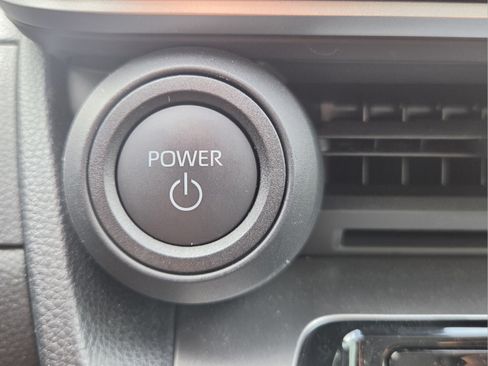 Used 2026 Toyota Prius LE FWD image 10