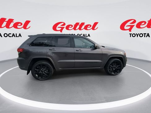 Used 2021 Jeep Grand Cherokee Laredo X image 9