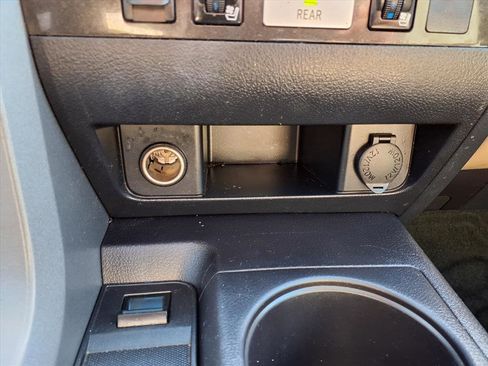 Used 2016 Toyota Sequoia Platinum image 13