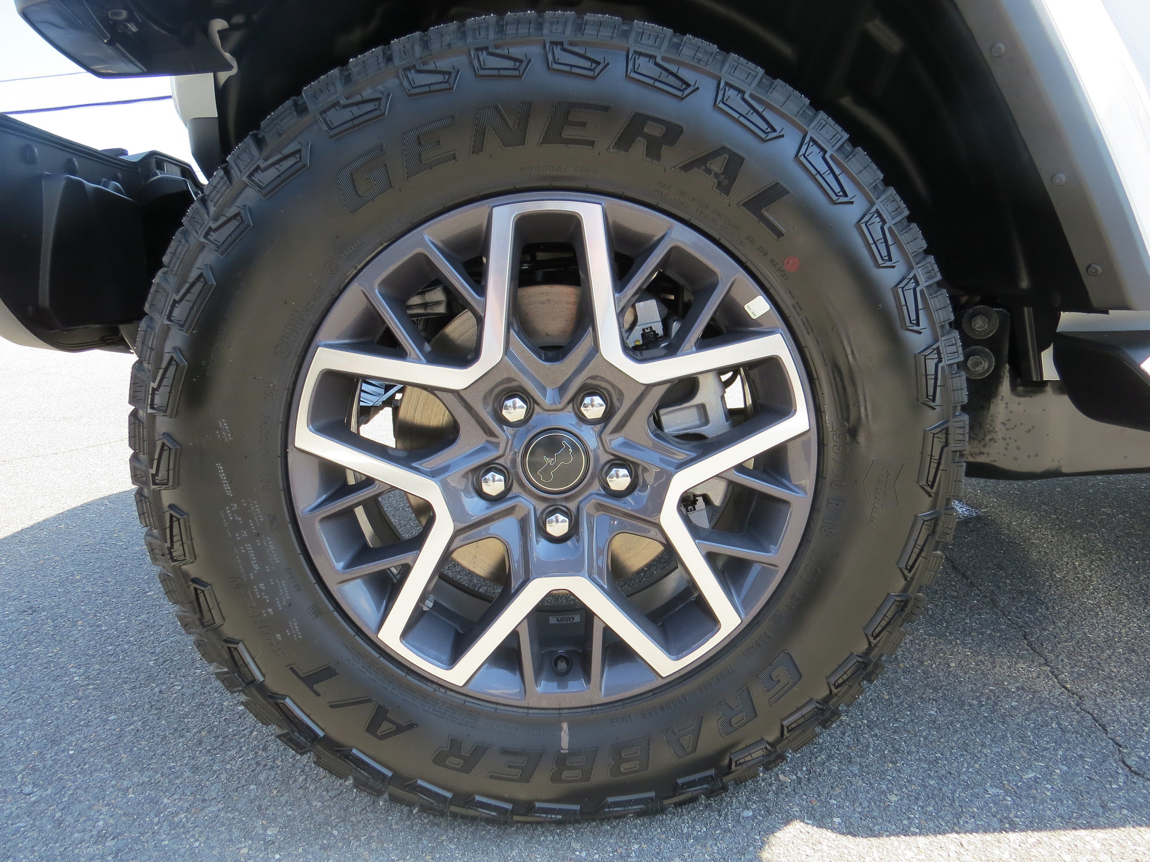 New 2026 Jeep Wrangler Unlimited Sahara AWD/4WD image 10