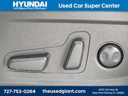 Used 2023 Hyundai Santa Fe SEL FWD image 23