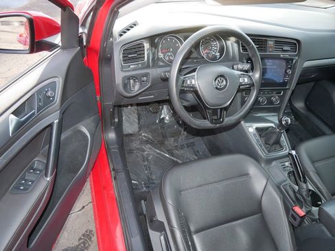 Used 2019 Volkswagen Golf SE w/ Driver Assistance Package image 10
