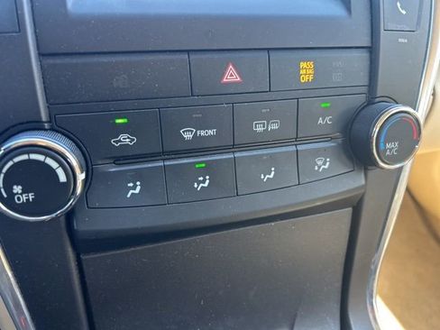 Used 2017 Toyota Camry LE image 21