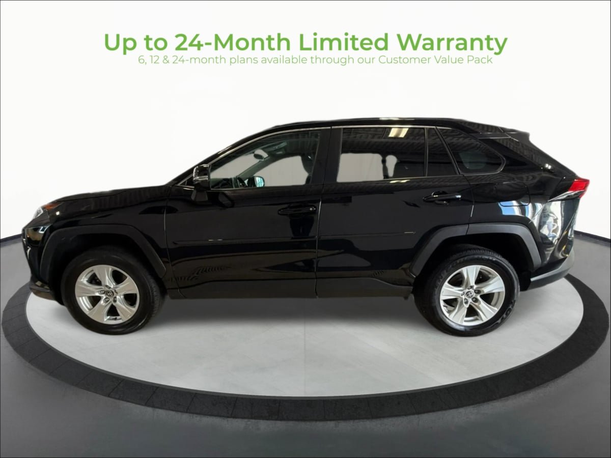 Used 2021 Toyota RAV4 XLE w/ XLE Grade Weather Package AWD/4WD image 4