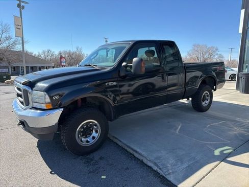 Used 2004 Ford F250 XL image 2