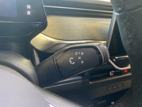 New 2025 Volkswagen ID. Buzz Pro S RWD image 14