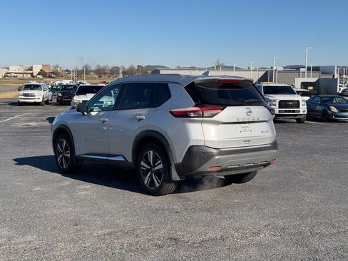 Used 2021 Nissan Rogue SL w/ Premium Package image 6