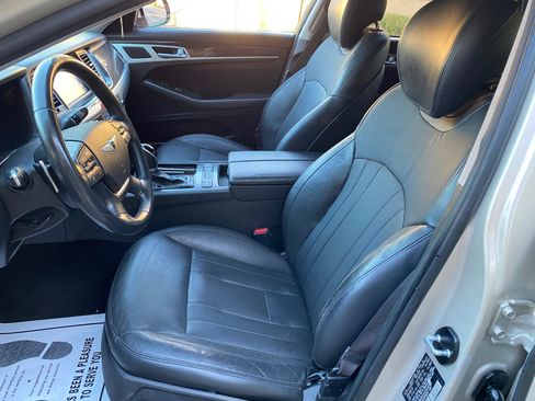 Used 2015 Hyundai Genesis 3.8 image 28