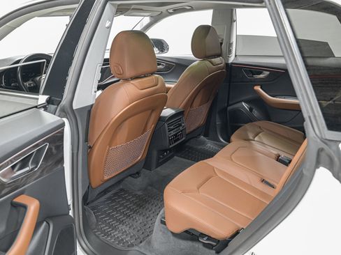 Used 2022 Audi Q8 Premium Plus image 28