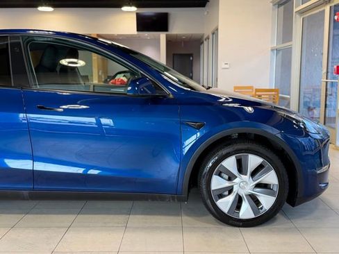 Used 2023 Tesla Model Y Long Range image 11