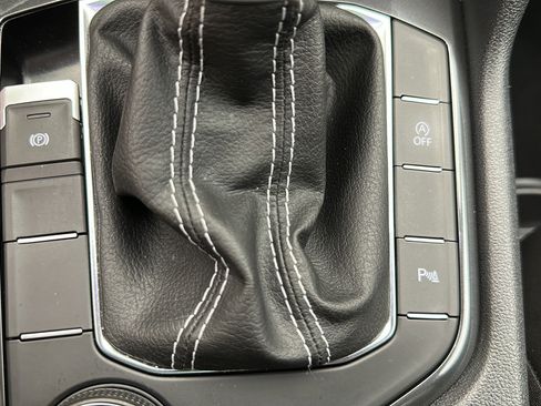 Used 2023 Volkswagen Tiguan SE R-Line AWD/4WD image 24