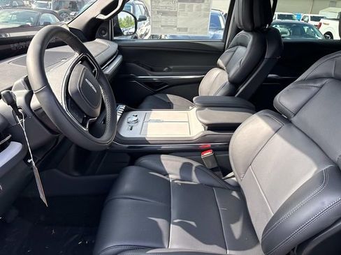 New 2025 Lincoln Navigator Reserve w/ Jet Appearance Package image 23
