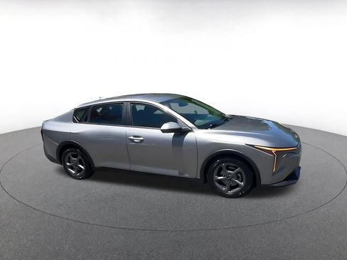 Used 2025 Kia K4 FWD image 2