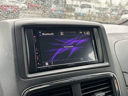 Used 2019 Dodge Grand Caravan SXT image 15