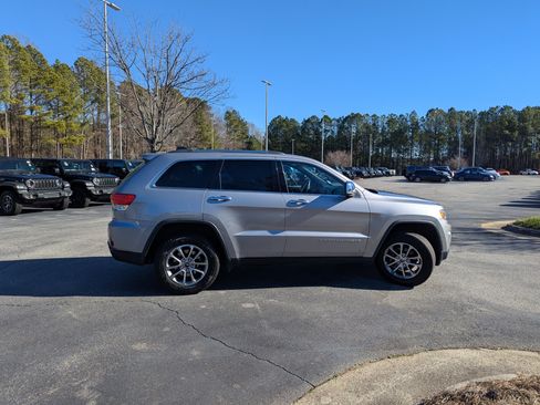 Used 2014 Jeep Grand Cherokee Limited w/ Trailer Tow Group IV image 4