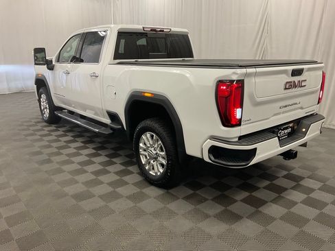 Used 2022 GMC Sierra 3500 Denali AWD/4WD image 8