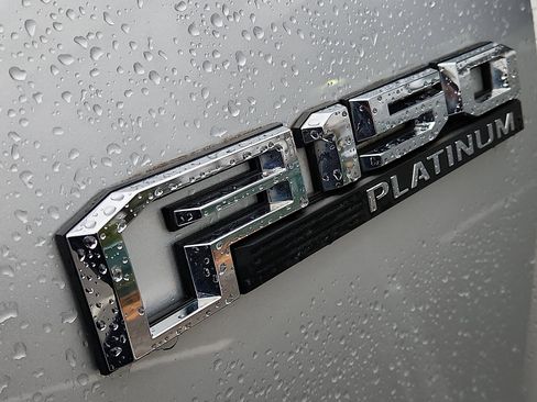 Used 2015 Ford F150 Platinum w/ Equipment Group 701A Luxury image 32