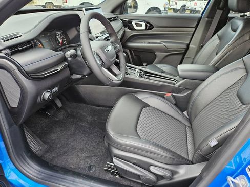 New 2025 Jeep Compass Latitude w/ Altitude Special Edition AWD/4WD image 10