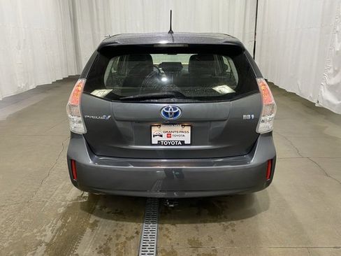 Used 2012 Toyota Prius V Two image 5