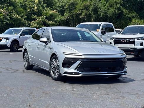 Used 2025 Hyundai Sonata SEL FWD image 1