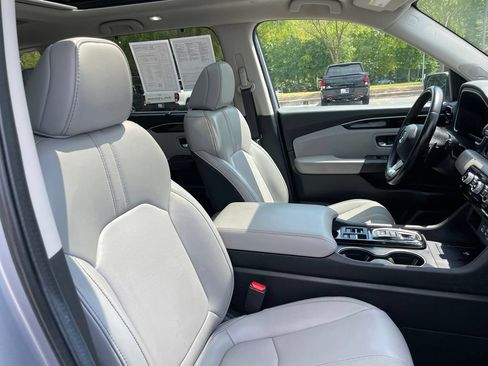 Used 2025 Honda Pilot Touring image 35