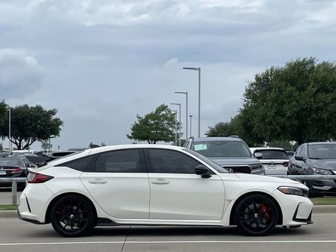 Used 2025 Honda Civic Type R image 3