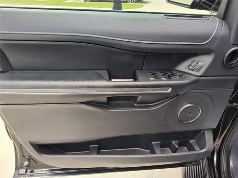 Used 2024 Ford Expedition XLT RWD image 17