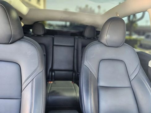 Used 2023 Tesla Model Y AWD image 31