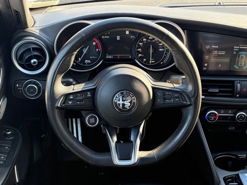 Used 2022 Alfa Romeo Giulia Veloce image 47