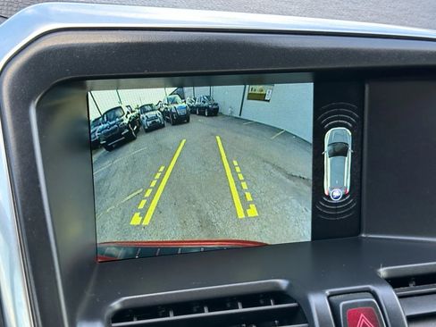 Used 2016 Volvo XC60 T5 Premier w/ Proximity Package image 33