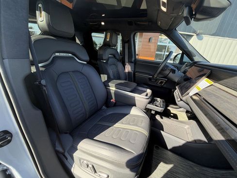 Used 2023 Rivian R1T Adventure AWD/4WD image 11