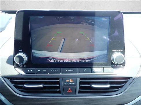 Used 2025 Nissan Altima 2.5 SV FWD image 16