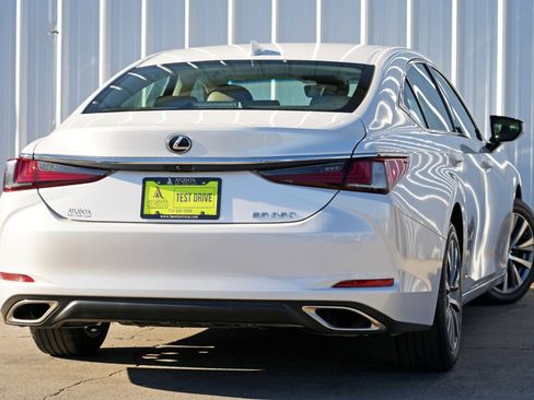 Used 2020 Lexus ES 350 image 4