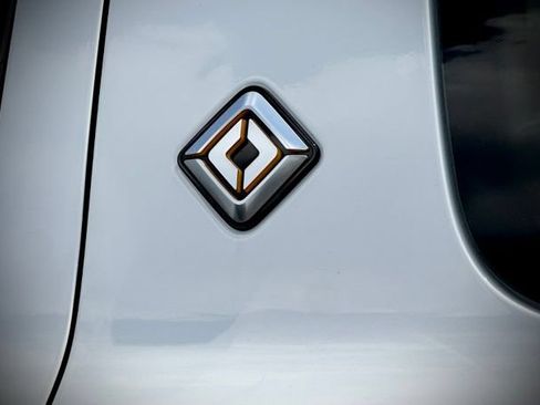 Used 2024 Rivian R1S Adventure AWD/4WD image 10