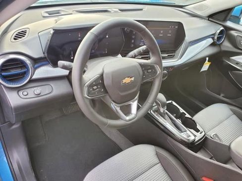 New 2025 Chevrolet Trax LT w/ Driver Confidence Package image 8