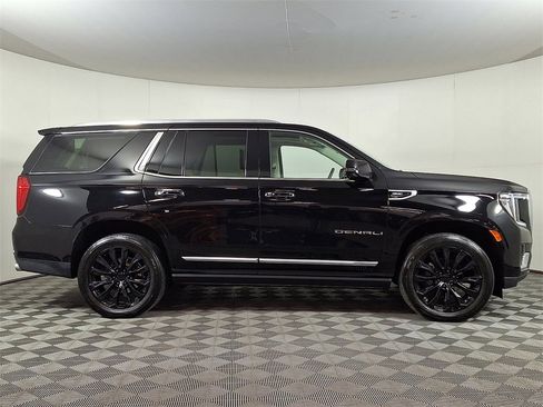 Used 2021 GMC Yukon Denali w/ Denali Ultimate Package image 10