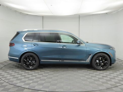 New 2026 BMW X7 xDrive40i w/ Premium Package image 4