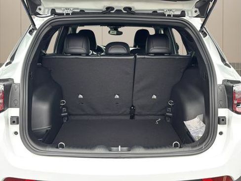 New 2026 Jeep Compass Latitude image 14