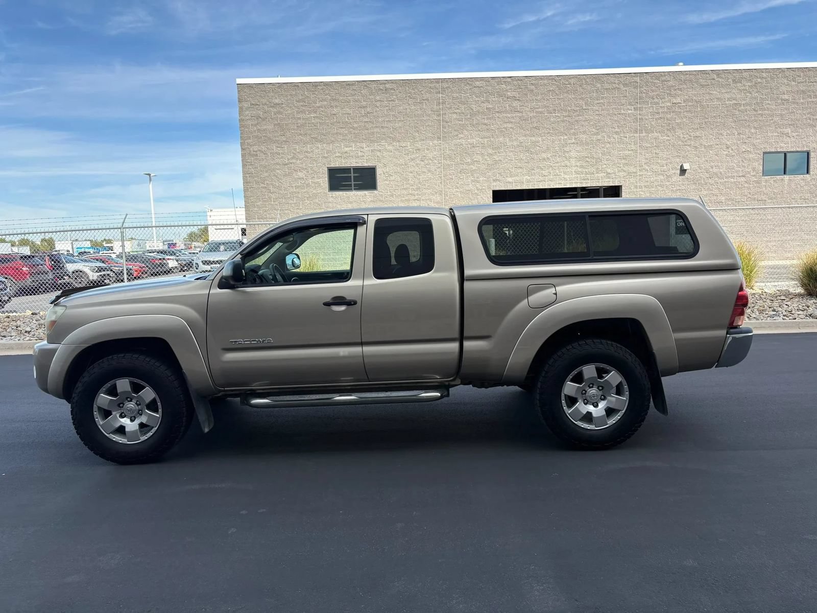 Used 2005 Toyota Tacoma 4x4 Access Cab w/ SR5 Pkg #2 image 2