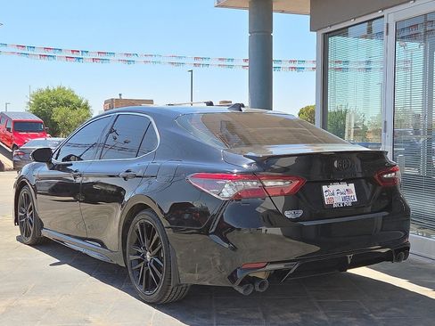 Used 2022 Toyota Camry XSE FWD image 4
