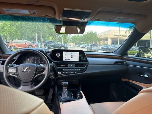 Used 2025 Lexus ES 350 w/ Premium Package FWD image 14