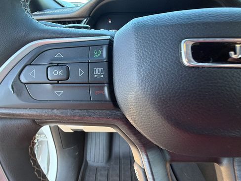 Used 2023 Jeep Grand Cherokee L Limited AWD/4WD image 30