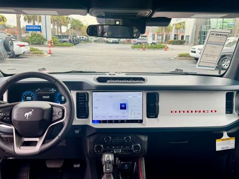 New 2025 Ford Bronco Heritage Edition image 20
