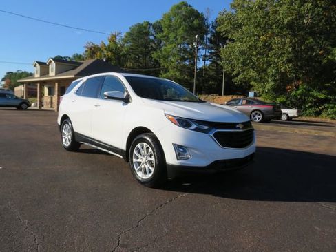 Used 2020 Chevrolet Equinox LT w/ LPO, Floor Liner Package image 3