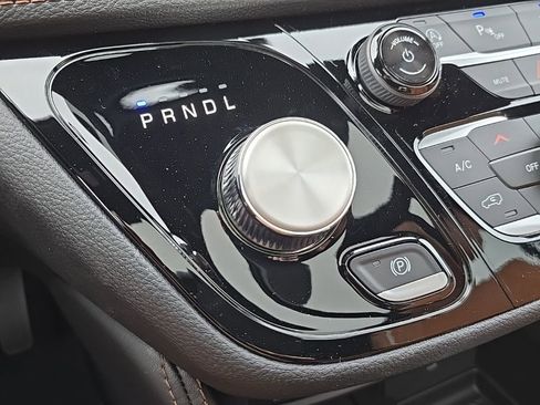 New 2026 Chrysler Pacifica Pinnacle image 38