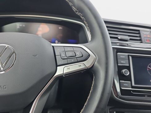 Used 2024 Volkswagen Tiguan S image 17